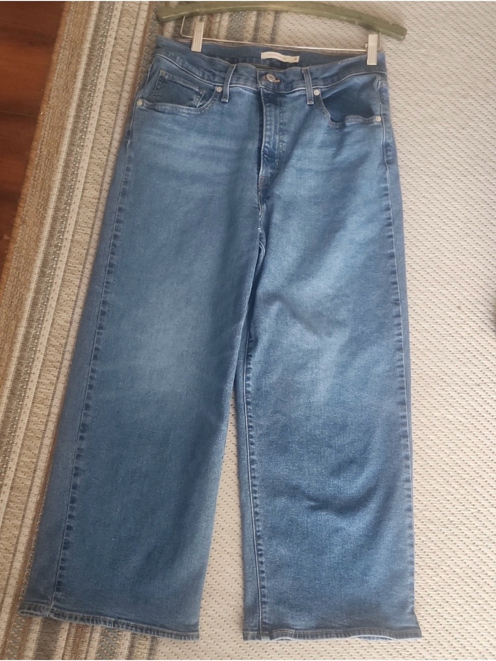 Levi's Women's Wide-Leg Jeans Medium Blue Wash
